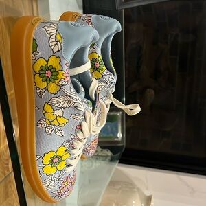 Brand new Tory Burch sneakers size 7